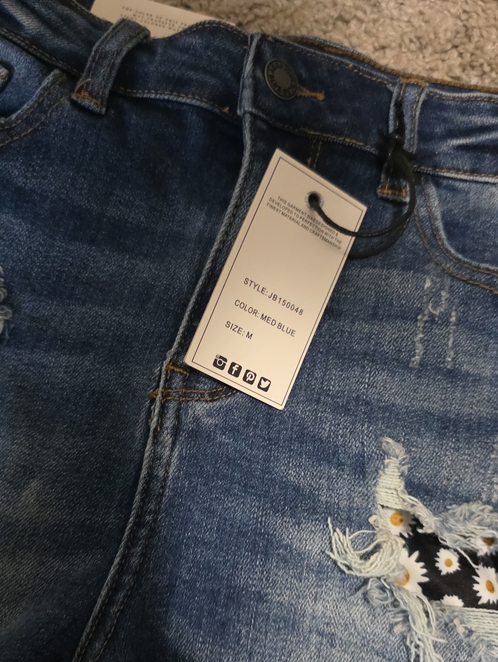 Judy Blue Daisy Patch Distressed Frayed Hem High Waist Shorts Sz Medium - Picture 6 of 12